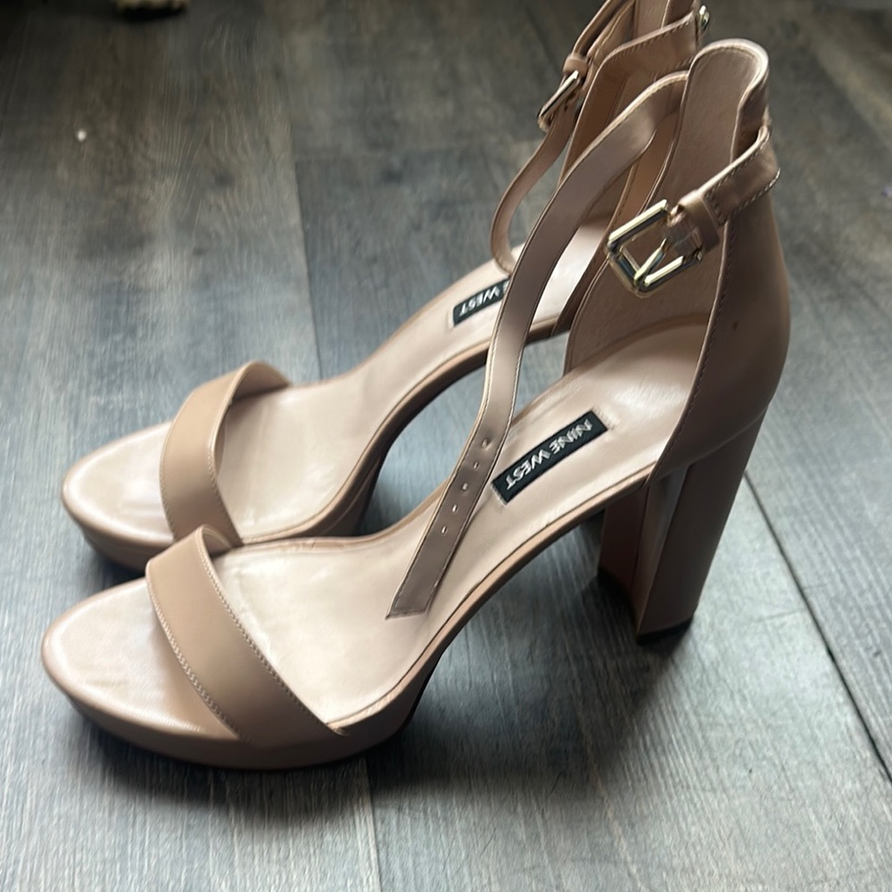 Nine West  Women's Tan Heeled Sandals